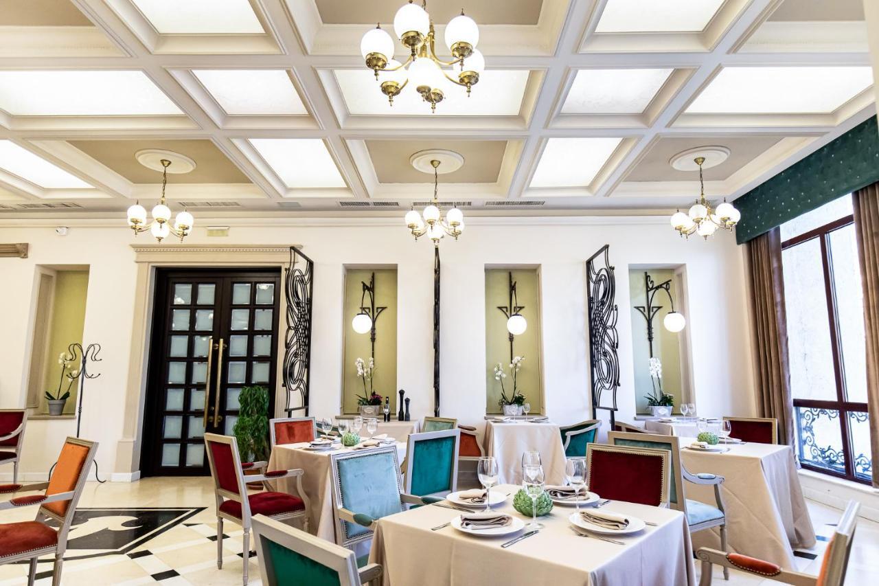 Grand Hotel Traian Jászvásár Kültér fotó